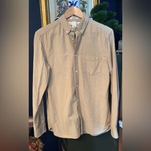 H&M Men’s Tan Casual Button Down Shirt. Small